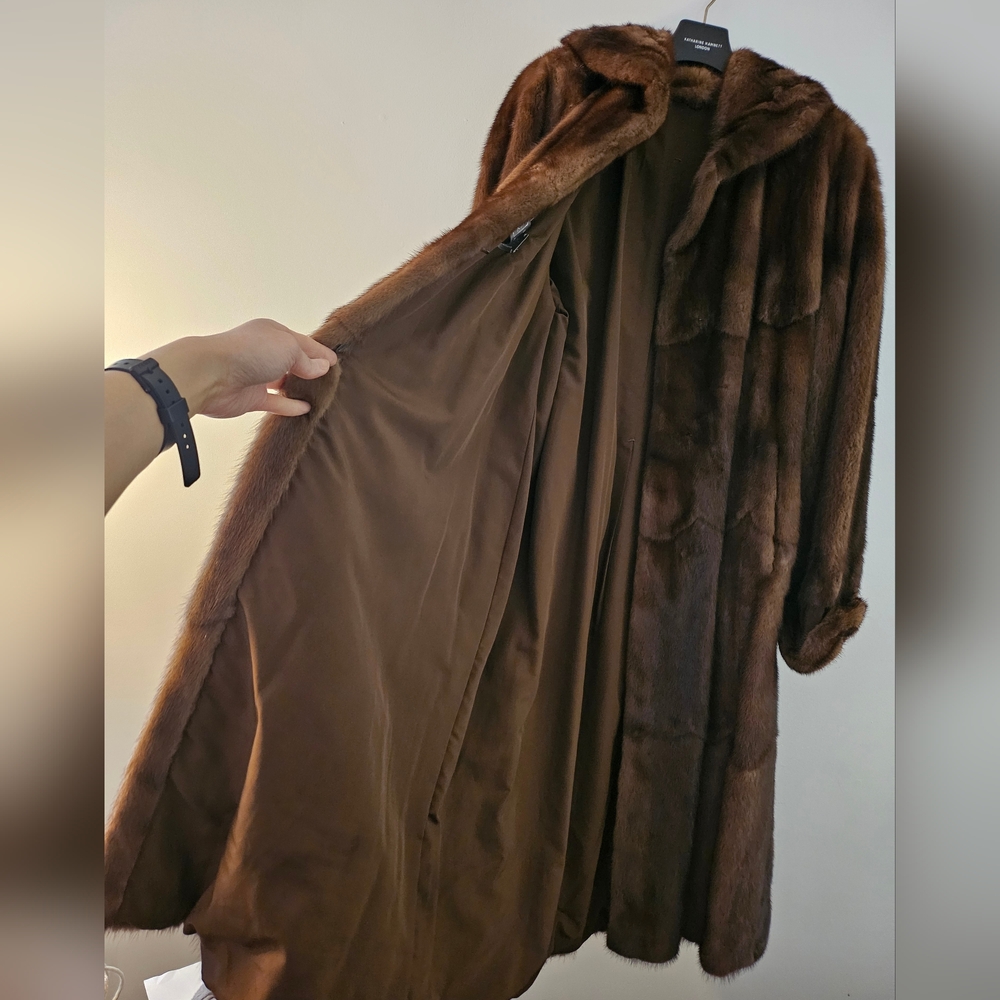 Luxurious Brown Saga Mink Fur Coat with Belt - Picture 3 of 7